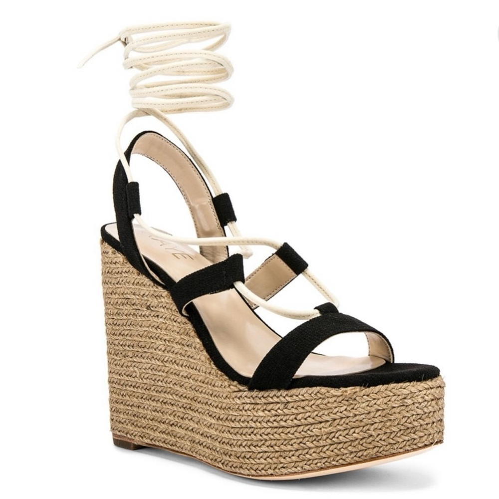 RAYE Media Wedge in Black